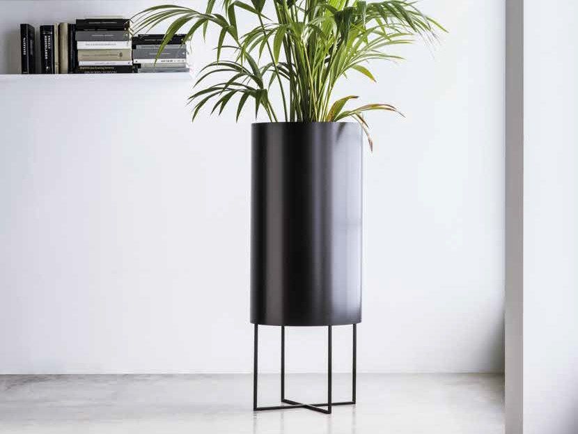 Cache-pot noir