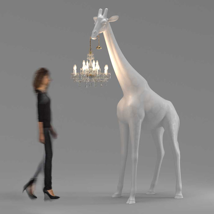 Giraffe In Love M