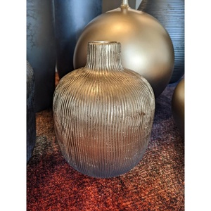 [Q104/5R] Vase en céramique strié doré