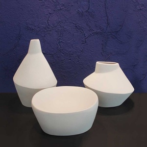 [Q443/1] Vase Fabrica Blanc H45